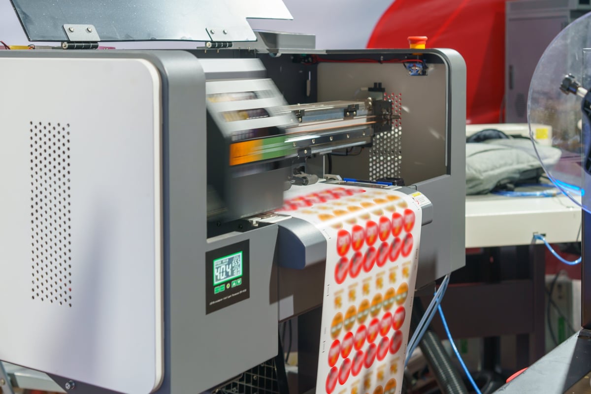 Large-format industrial printing equipment used by Imagine Graffix for vehicle wraps, signage and wallpaper, Pretoria